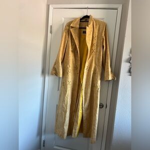 Yellow Trench Coat with Tailored Fit and Lapel Collar